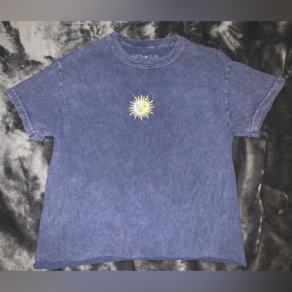 Crop top graphic tee